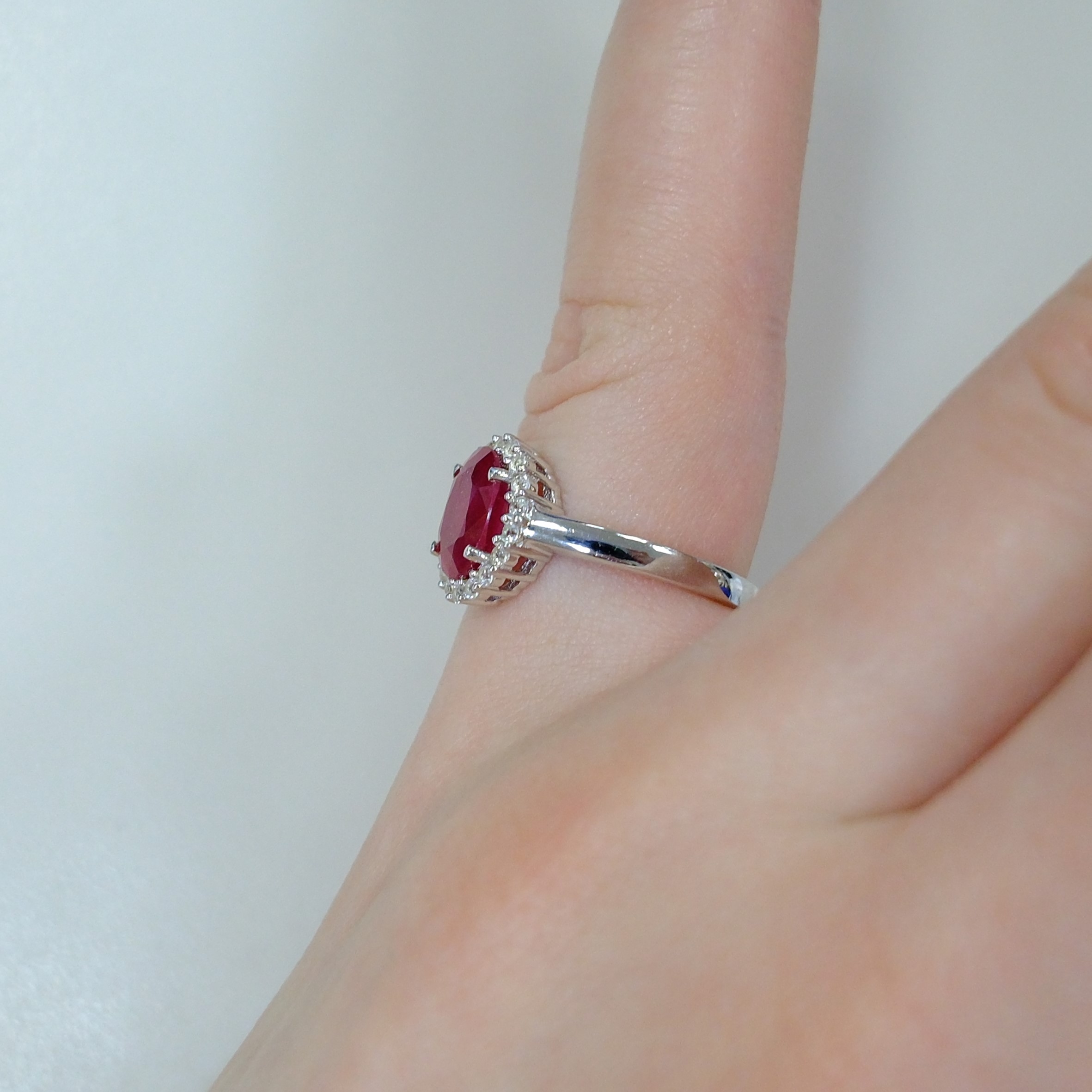 Серебряное кольцо с рубином
